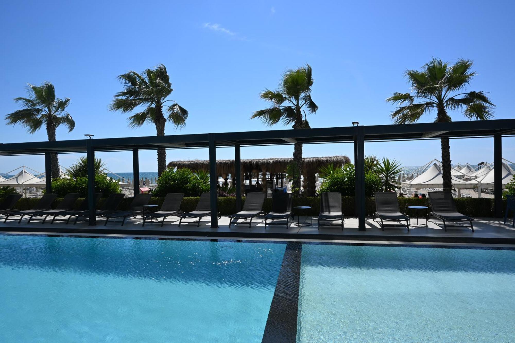 Luxury Premium Finese Hotel Golem  Exterior photo